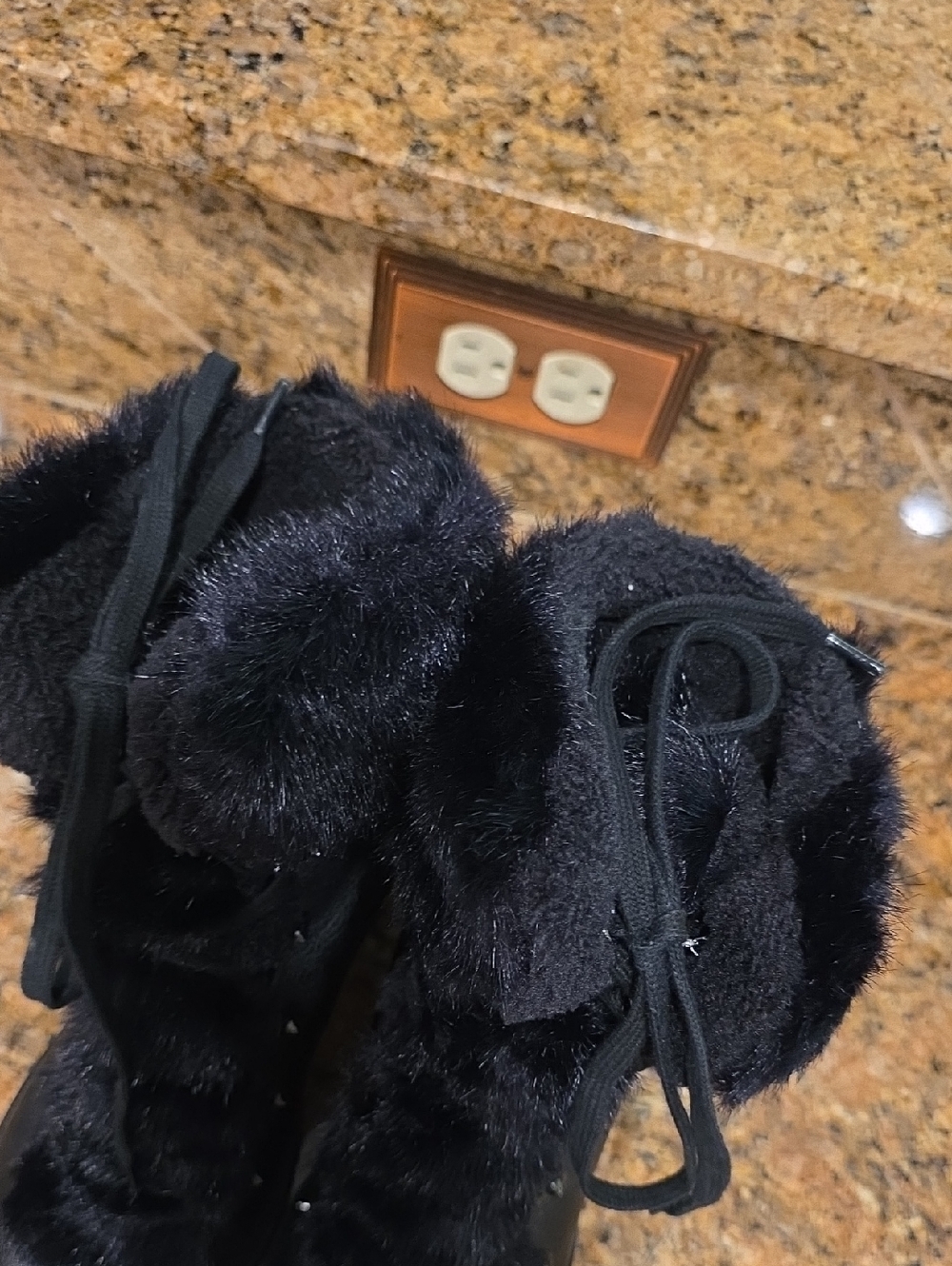 Guess Faux Fur Lined Block Heel Boots - SZ 10 - Picture 11 of 11